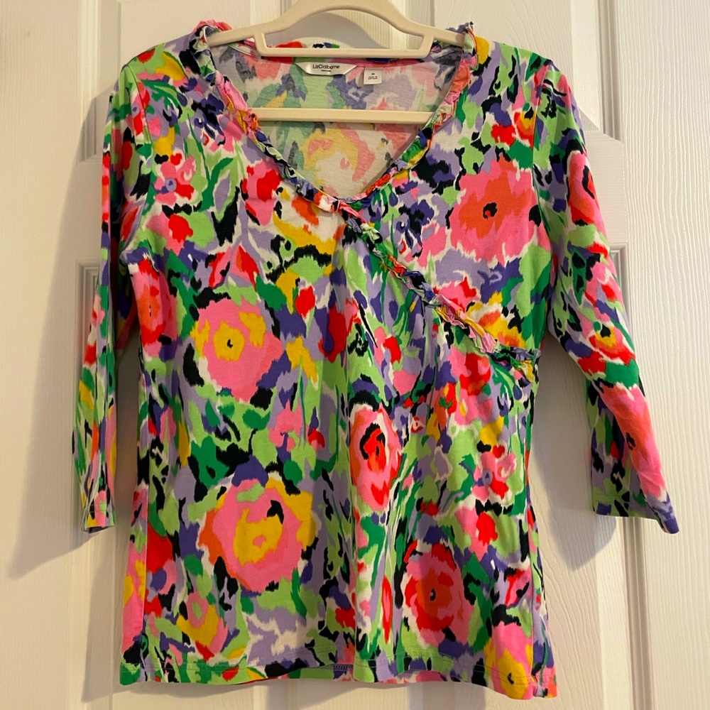 Liz Claiborne New York V-Neck ruffled top!colorful, comfortable & cute. Size M.